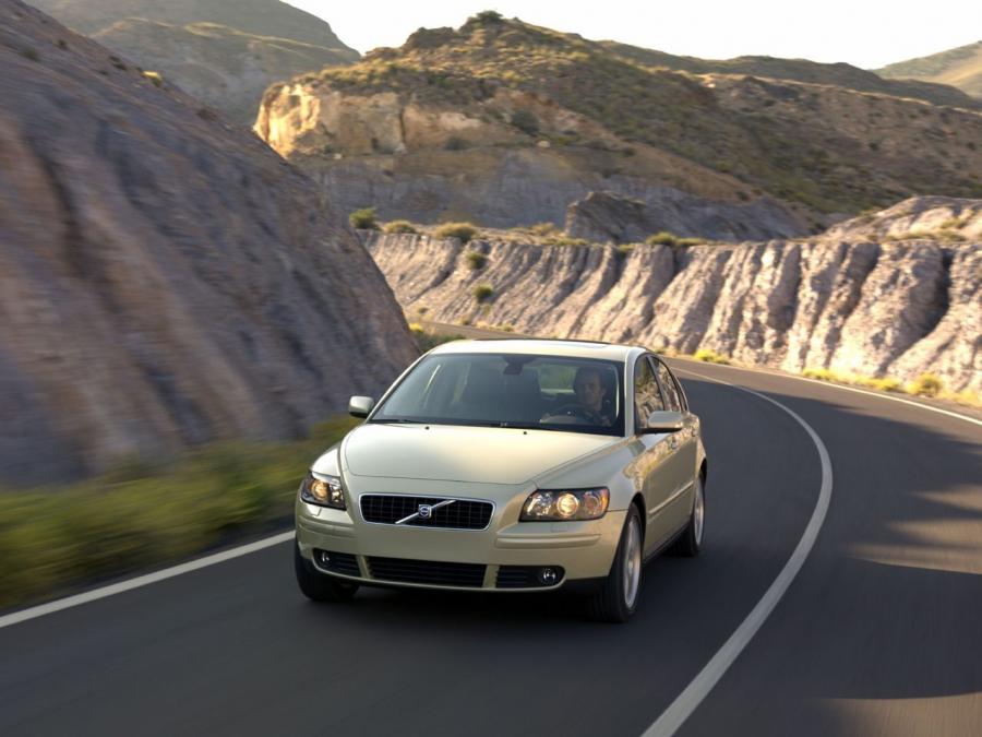  Volvo S40 2011 года  (фото 8 из 10)